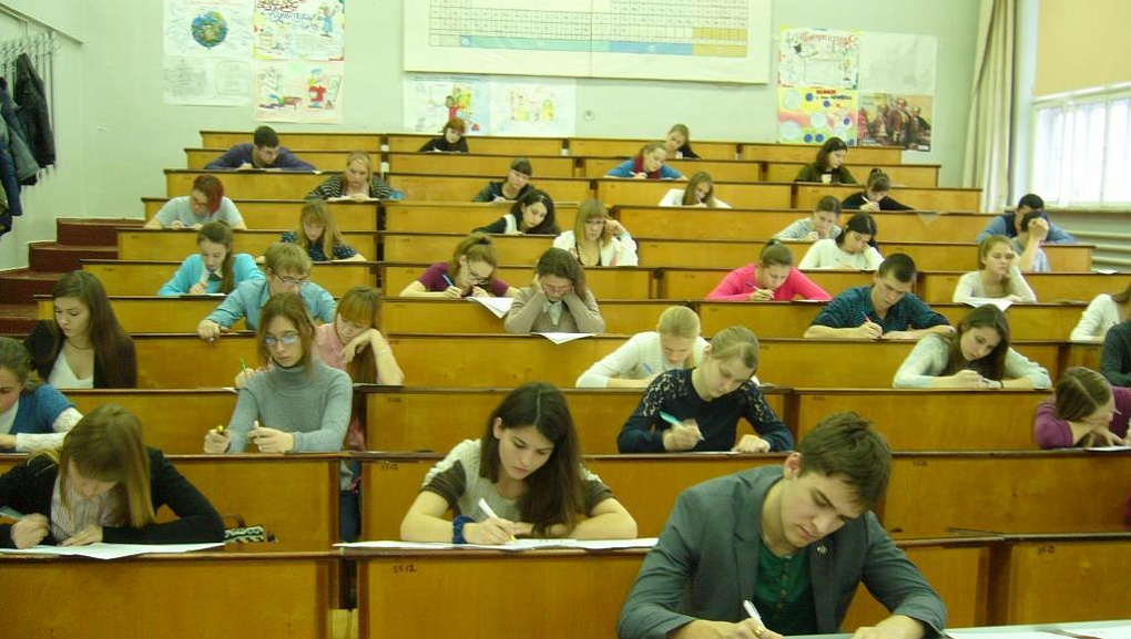 Первокурсники биологических факультетов сразились на олимпиаде по химии
