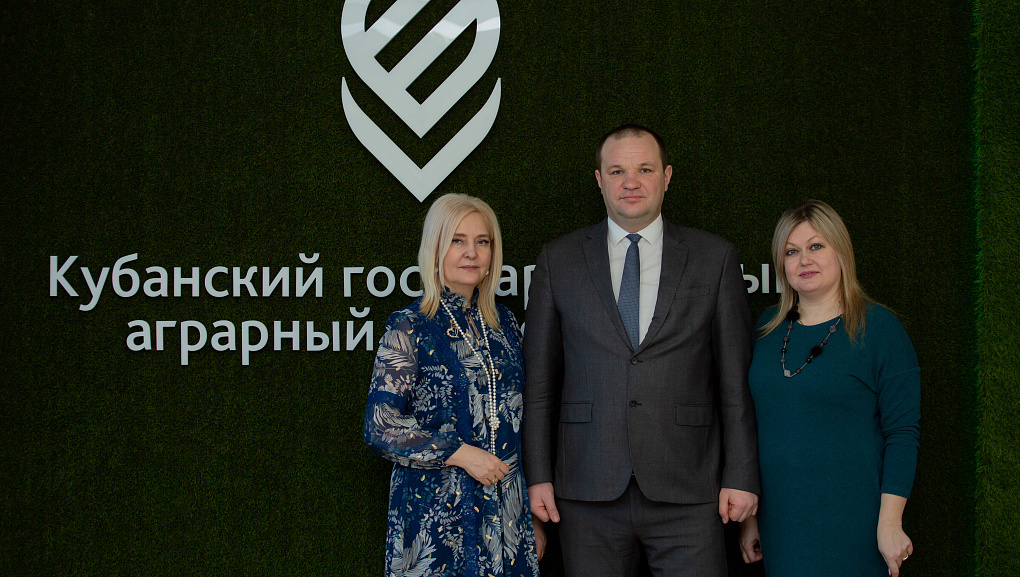 Сотрудничество с «Многофункциональным миграционным центром» 