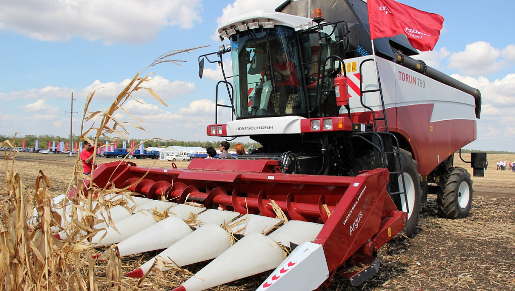 Students of the Faculty of Agrochemistry took part in the field agrotechnological conference