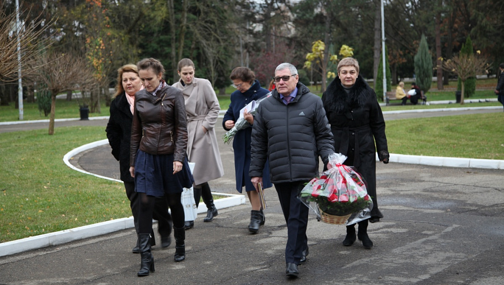 Память бережно храним 