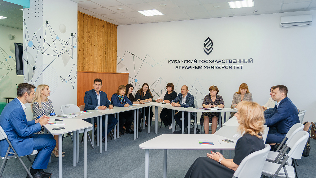Делегация Дальневосточного ГАУ перенимает опыт кубанских коллег