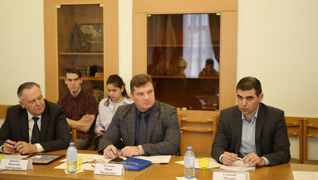 Делимся опытом по профилактике негативных проявлений среди молодежи