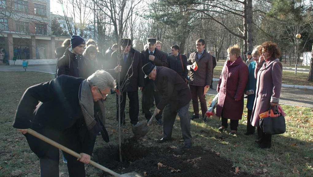 Торжественное собрание, посвященное 90-летию со дня рождения В. В. Ерошкина