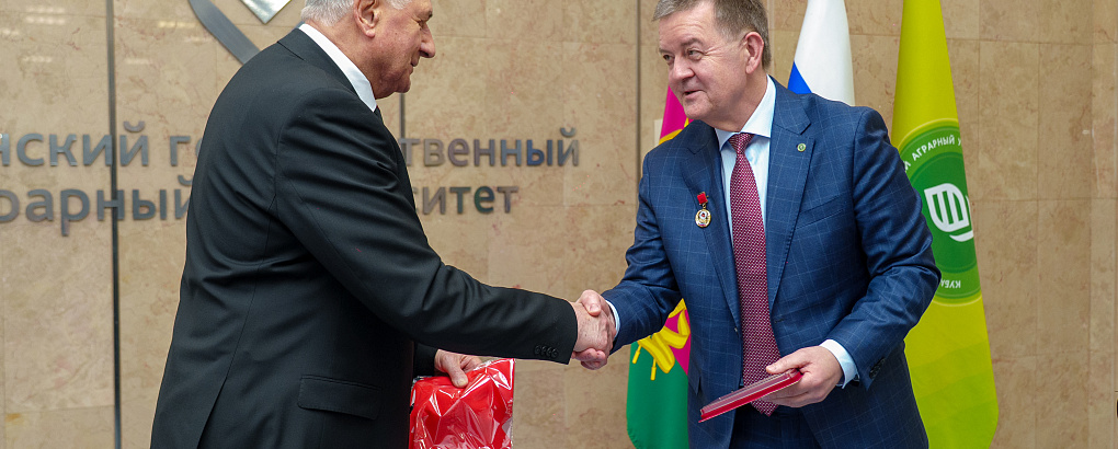 Ректор КубГАУ удостоен памятной медали «Патриот России»