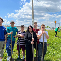 Студенты КубГАУ высадили аллею Памяти Героев в станице Елизаветинской